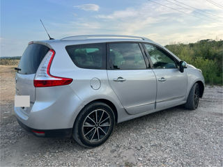 Renault Grand Scenic foto 2