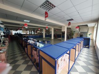 Spatiu comercial foto 3