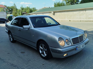 Mercedes E-Class foto 3