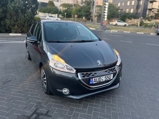 Peugeot 208 foto 8