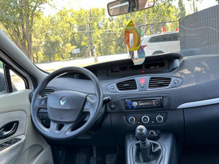 Renault Scenic foto 9