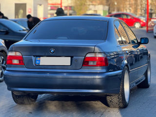 BMW 5 Series foto 3