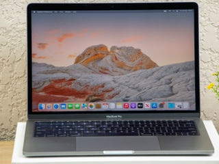 Macbook Pro 13 Late 2016/ Core I5 6360U/ 8Gb Ram/ 256Gb SSD/ 13.3" Retina!! foto 2