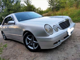 Mercedes E-Class foto 4