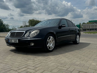 Mercedes E-Class foto 2