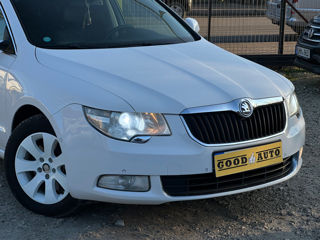 Skoda Superb foto 2