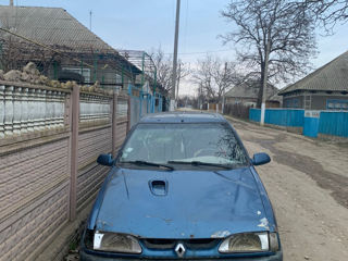 Renault 19 foto 1