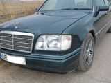 Mercedes Series (W124) foto 2