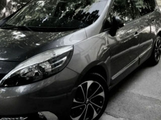 Renault Grand Scenic foto 1