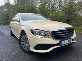 Mercedes E-Class foto 1