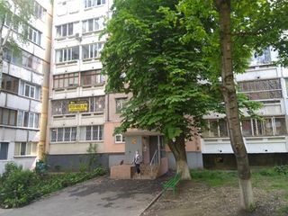 Schimb apartament cu 3-i odăi la nivelul 2 din 10 pe apartament cu o odae preferabil aceiaș regiune. foto 1