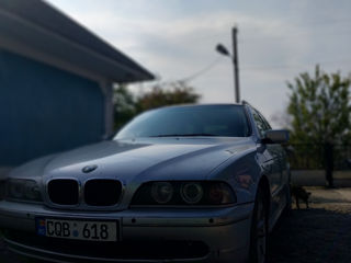 BMW 5 Series foto 3