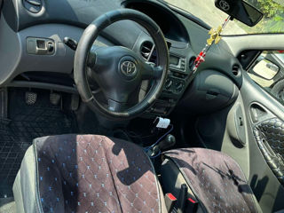 Toyota Yaris foto 4