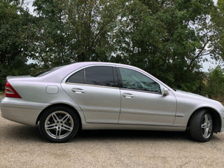 Mercedes C-Class foto 3