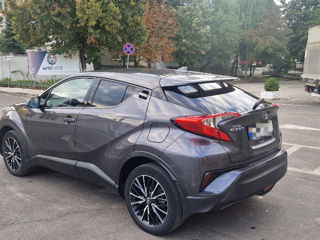 Toyota C-HR foto 2