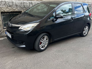 Toyota Verso-S foto 2