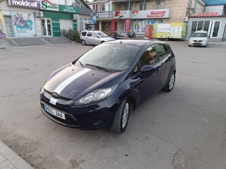 Ford Fiesta foto 6