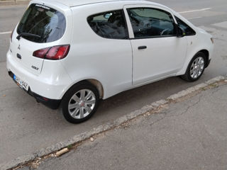 Mitsubishi Colt foto 1