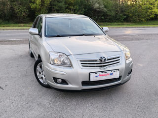 Toyota Avensis foto 2