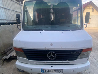 Mercedes Vario 815