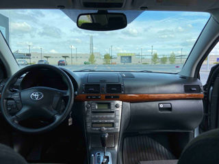 Toyota Avensis foto 7