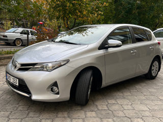 Toyota Auris фото 1