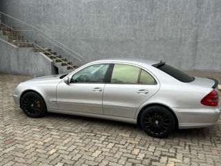 Mercedes E-Class foto 3