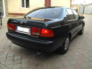 Toyota Carina foto 6