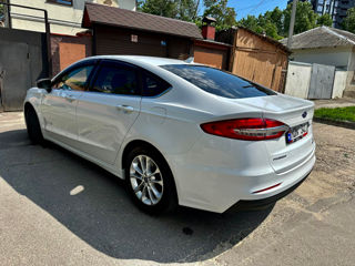 Ford Fusion foto 4