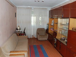 apartament cu 3 odai  - Cimislia foto 3