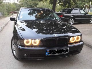 BMW 5 Series foto 2