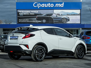 Toyota C-HR foto 2