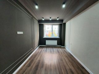 Vânzare apartament cu 3 camere separate + living, bloc nou, design individual, str. Sprîncenoaia! foto 5