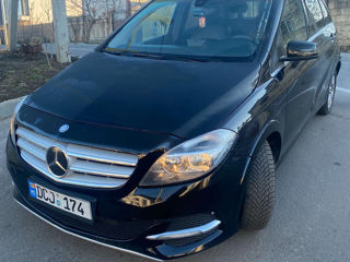 Mercedes B-Class foto 2