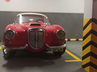 Коллекционная модель Lancia Aurelia(1955г) 1:18 Burago Italy foto 5