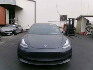 Tesla Model 3 foto 9