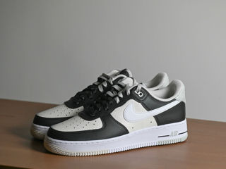 Nike Air Force 1 07 LV8 foto 1