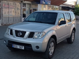 Nissan Pathfinder foto 3