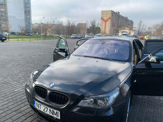 BMW 5 Series foto 2