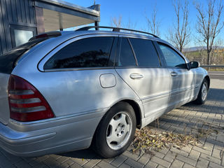 Mercedes C-Class foto 6