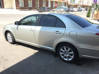 Toyota Avensis foto 4