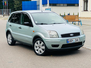 Ford Fusion foto 3