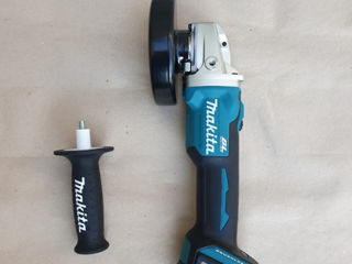 Makita  DGA 521