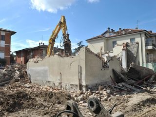 Demolare Construcții,CASE,depozite vechi foto 6