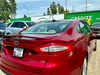 Ford Fusion foto 2