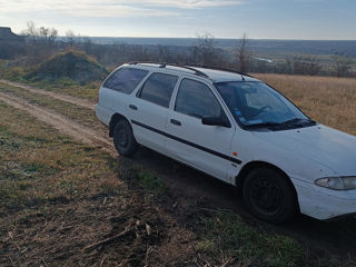 Ford Mondeo foto 2