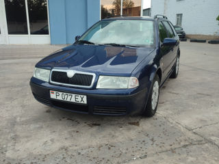 Skoda Octavia foto 1