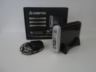 HDD External Box Chieftec SATA/ IDE ИнтерфейсUSB2.0 Определяется как Флэшка Очень шустро отзывается foto 4