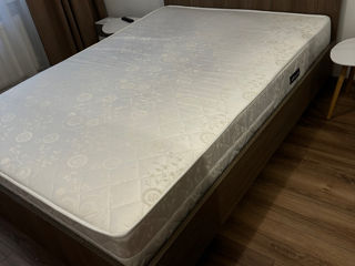 Кровать с новым матрасом 140х200