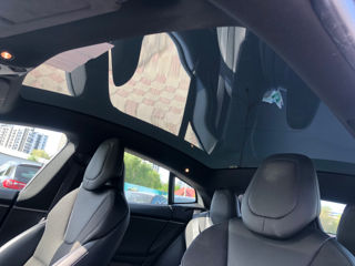 Tesla Model S foto 16